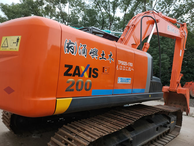 Hitachi Excavator ZX200 For Sale